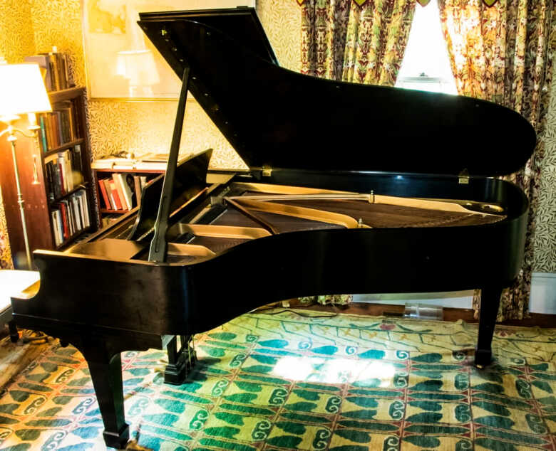 Concert-Ready Steinway & Sons Grand Piano, Model B 6'11