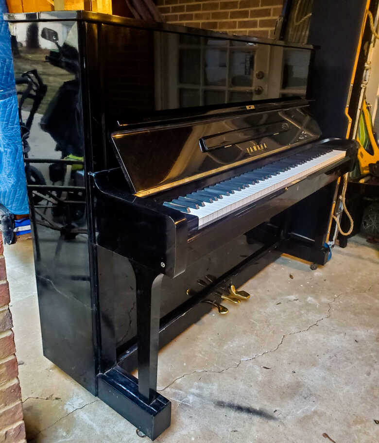 Elegant Yamaha U1 Upright Piano – Timeless Sound & Style