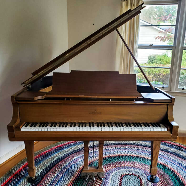 Steinway & Sons Model M - 5'7 Grand Piano Beautifully design