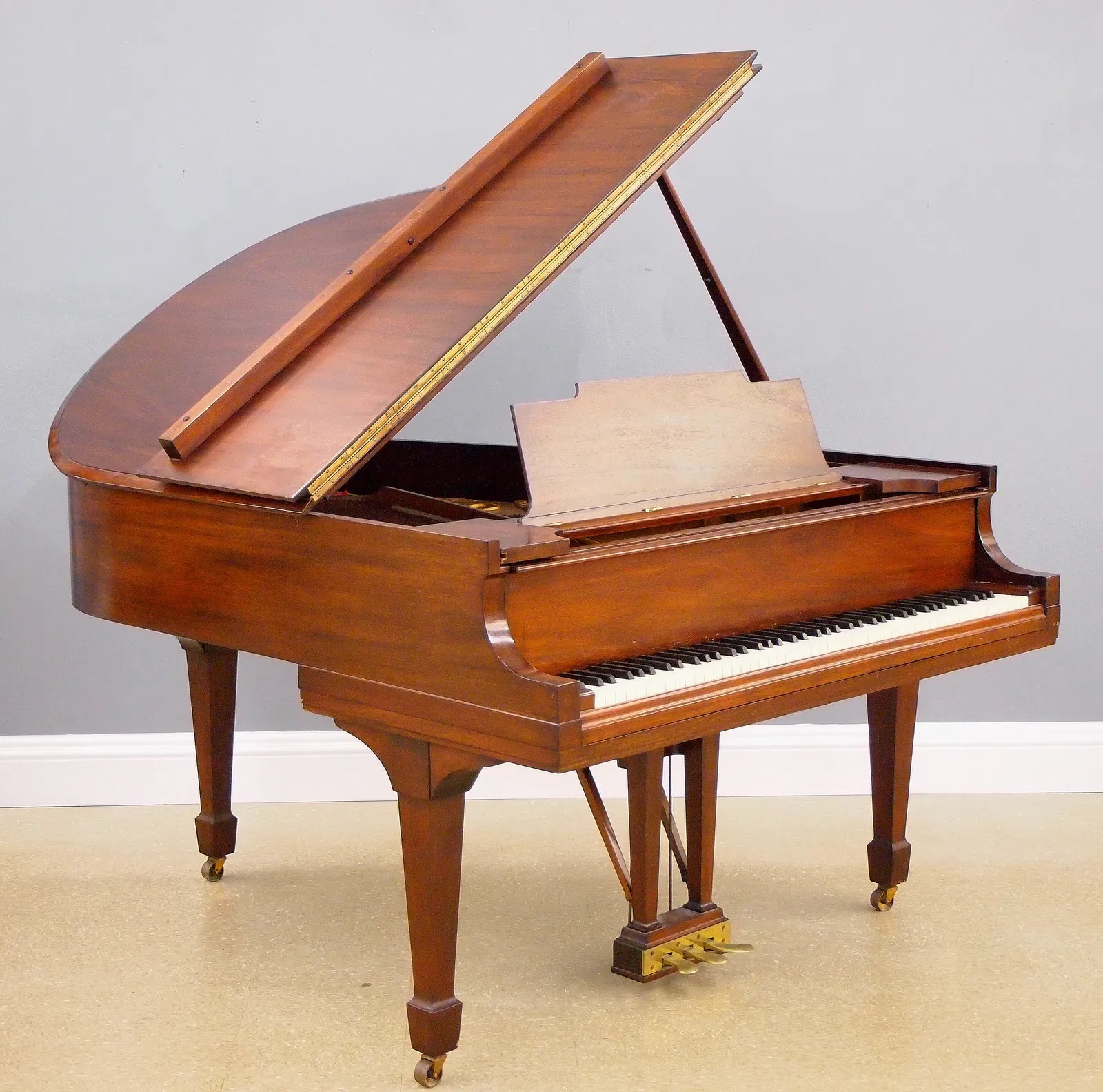 Vintage Steinway & Sons Model M Grand Piano in Mahogany