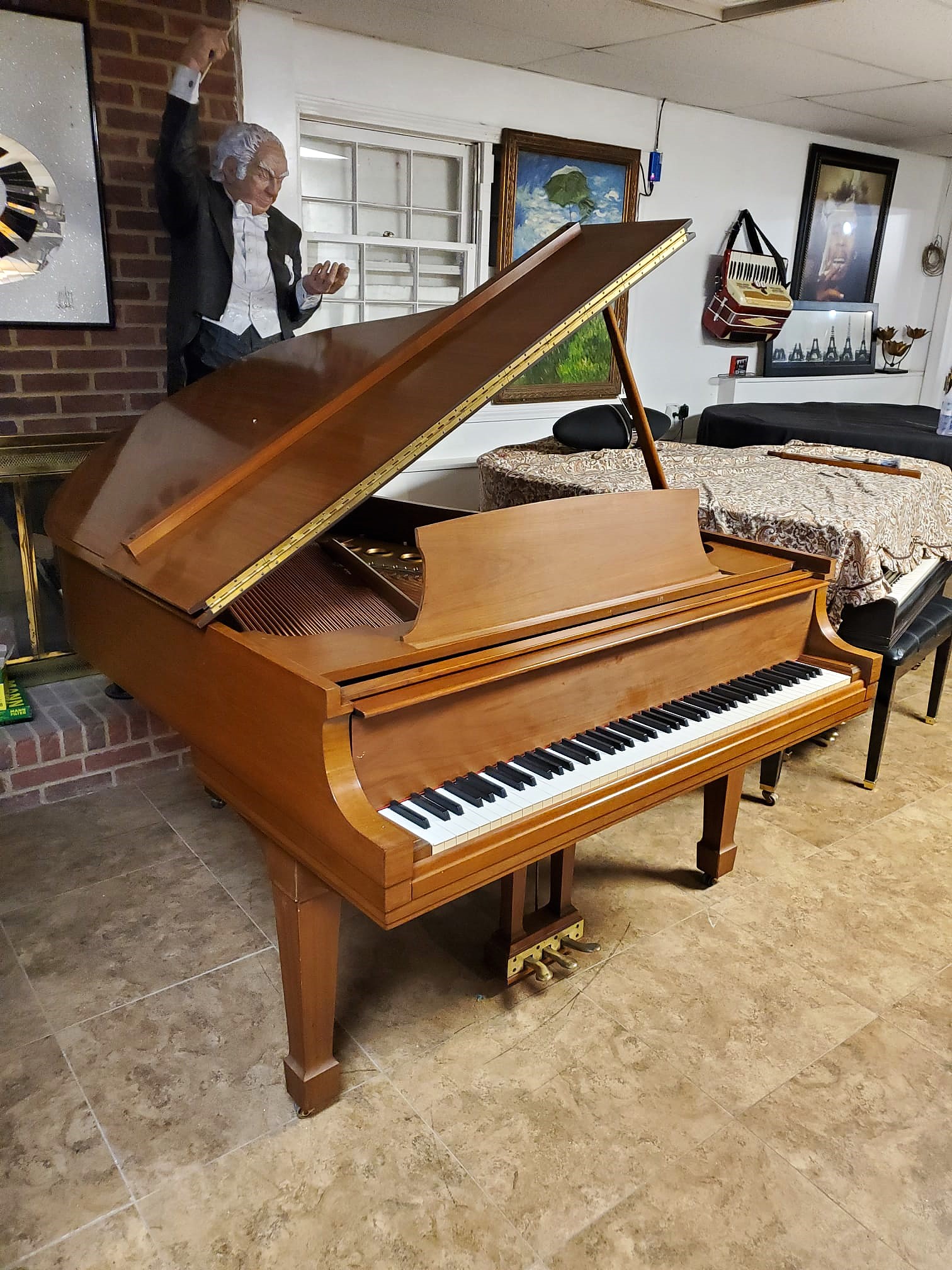 Timeless Elegance – 1974 Steinway & Sons Model M Grand Piano