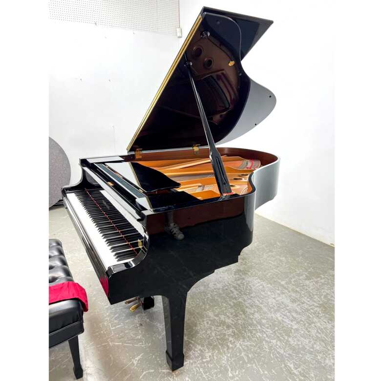 Yamaha C2 Baby Grand Piano – Exceptional Craftsmanship