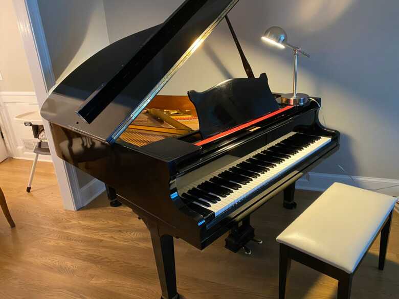 K. Kawai Grand Piano – 5'8"