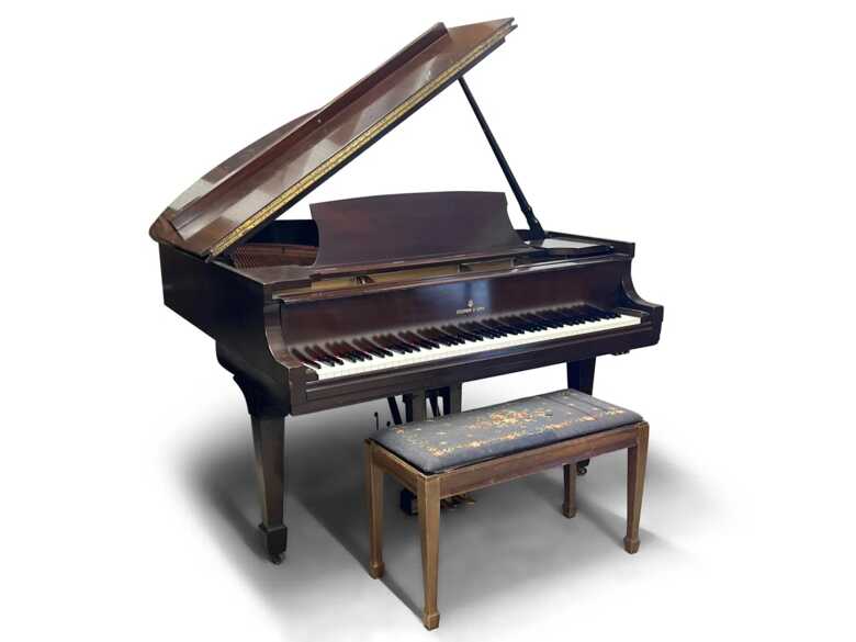 Steinway & Sons Model M Baby Grand Piano - 5'7"