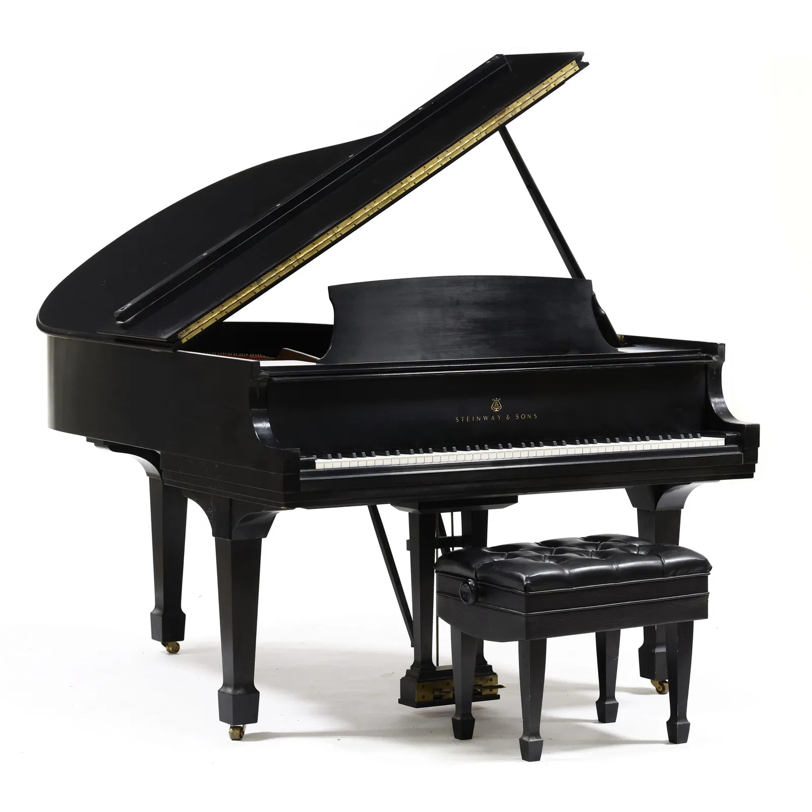 Steinway & Sons Model M Grand Piano - Timeless Craftsmanship