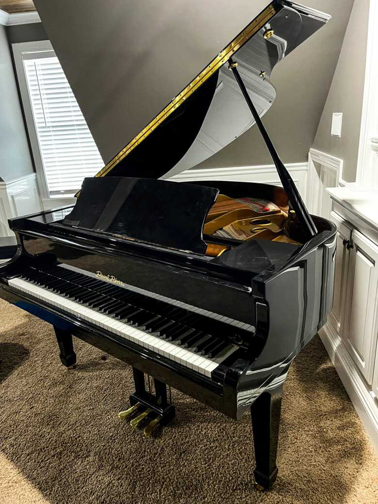 Pearl River GP150 Grand Piano – Compact Elegance in Glossy 