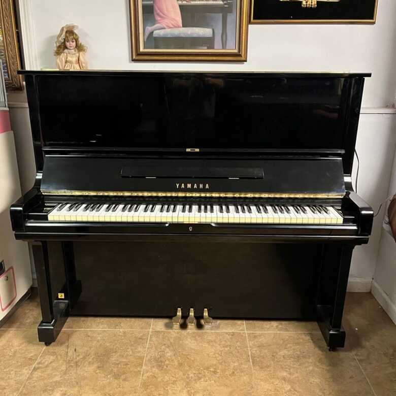 Yamaha U3 Upright Piano – Showroom Condition, 3-Year Warrant