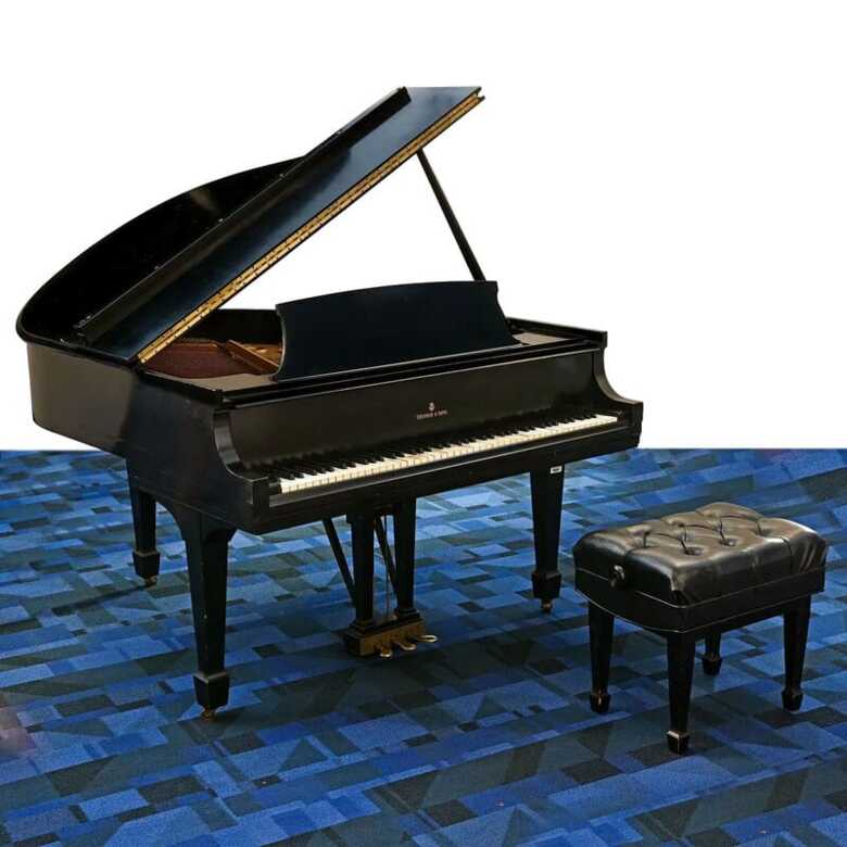 Steinway & Sons Grand Piano Model S – 5'2" – New York – Blac