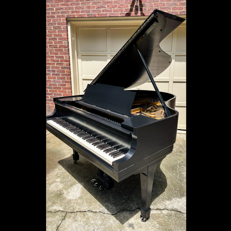Steinway & Sons Model M Grand Piano – 5'7" 