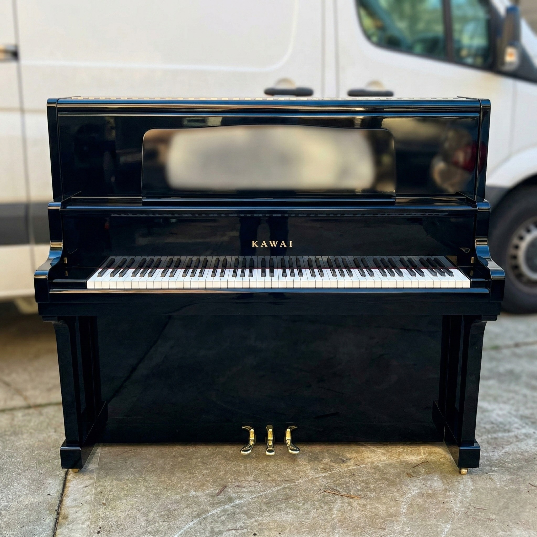 Kawai KU-5D Upright Piano – Professional 52" – Glossy Black