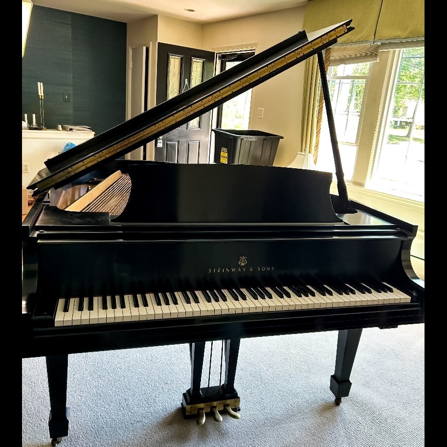 Steinway & Sons Model M Grand Piano – One Owner | Like New