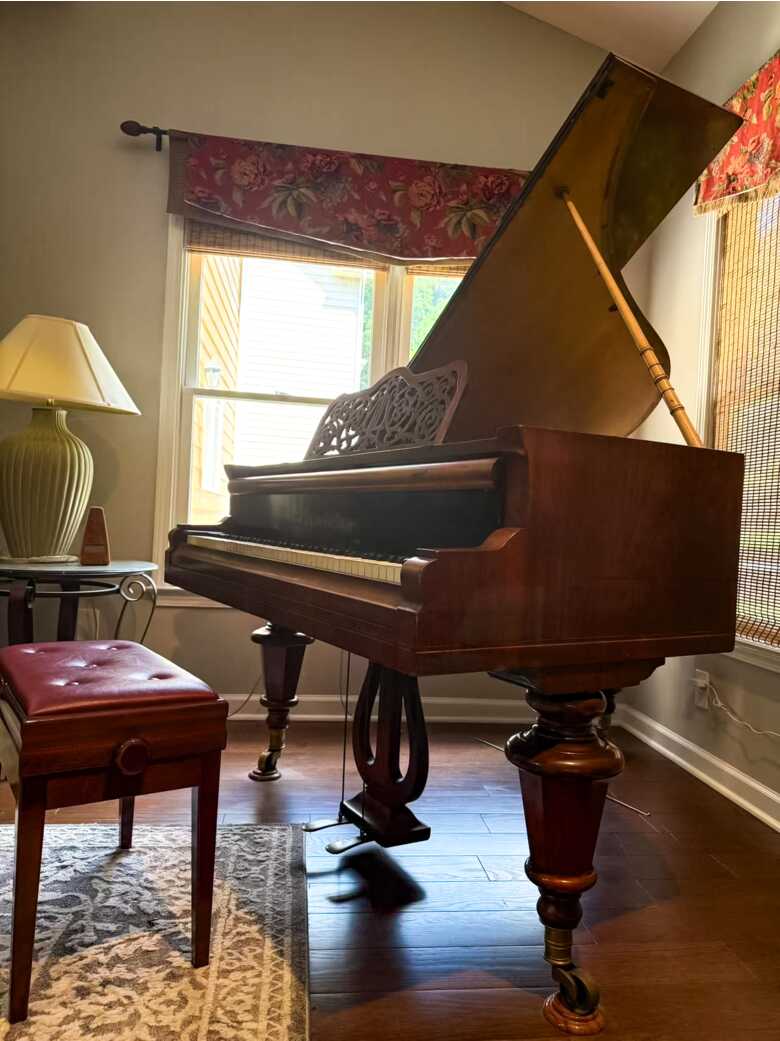 Bösendorfer 5'7" Grand Piano – Classic Wood Cabinet