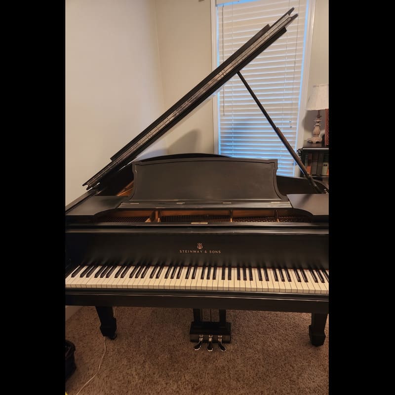 Steinway & Sons Model M Grand Piano – Classic Black