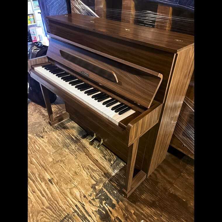 Elegant Acoustic Harmony: Kawai Upright Piano