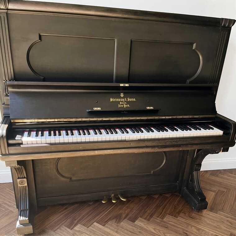 Monumental American Heritage: Steinway & Sons 55" piano