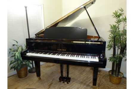 Yamaha GH1 Baby Grand Piano 
