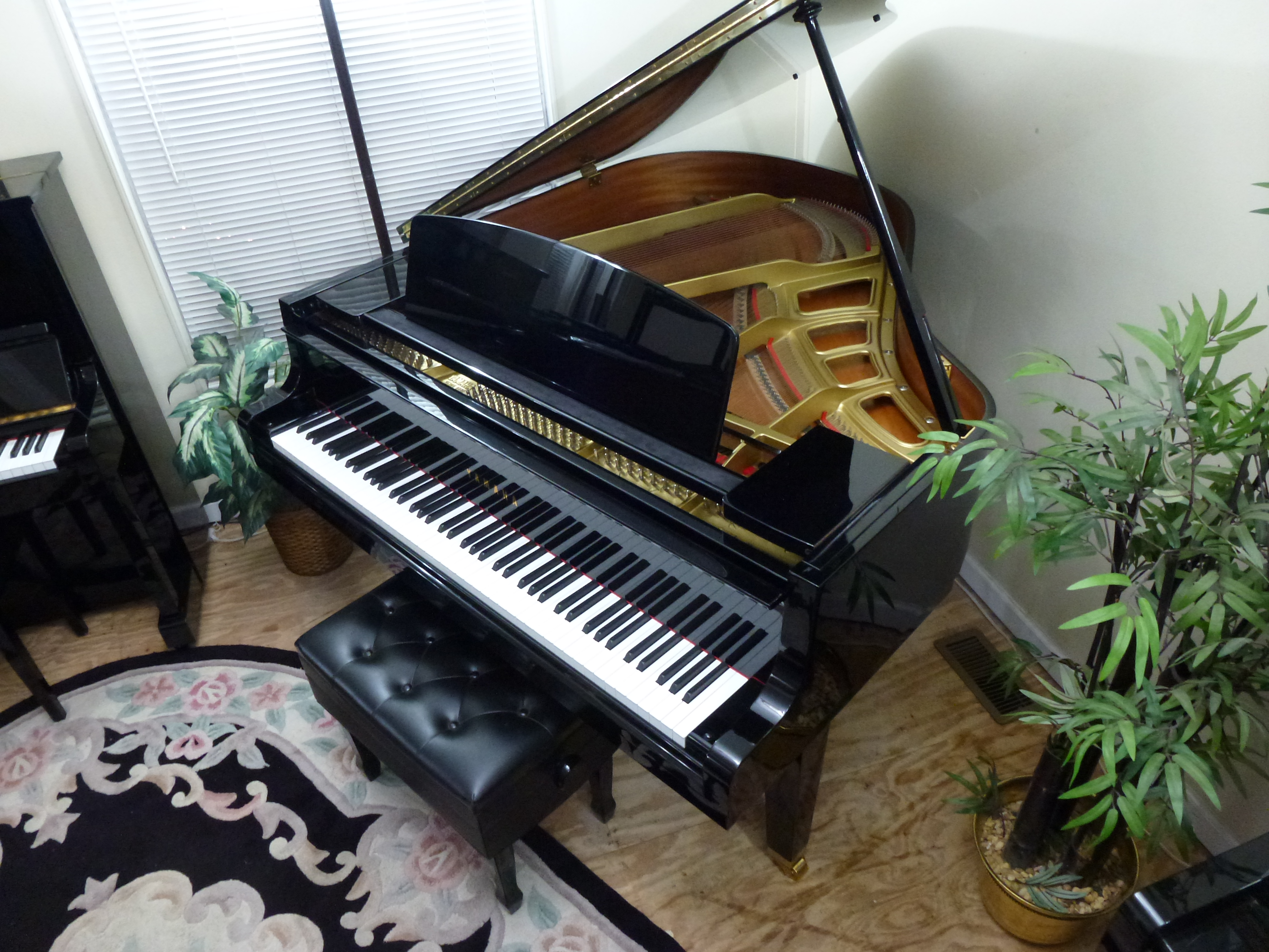 Yamaha GH1 Baby Grand Piano 