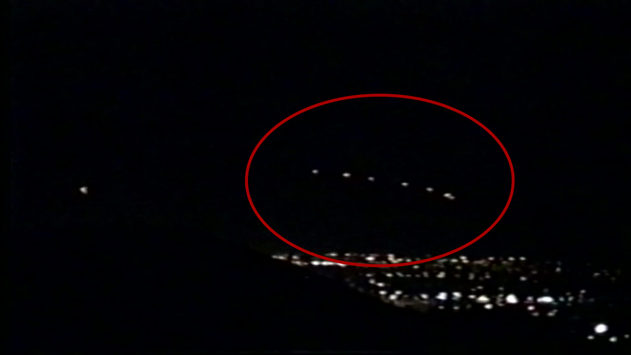 The Phoenix Lights : A MASS UFO SIGHTING THAT SHOOK THE WORLD IN 1997