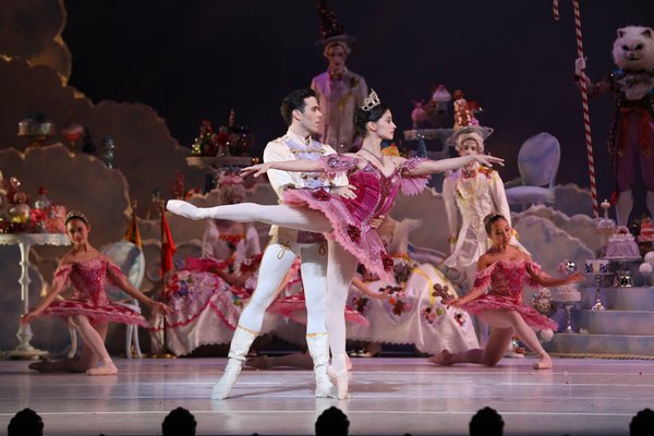 Houston Ballet Principals Karina González as the Sugar Plum Fairy and Connor Walsh as the Nutcracker Prince in Stanton Welch’s The Nutcracker. Photo by Amitava Sarkar (2019) , Courtesy of Houston Ballet .