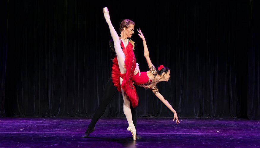 American Ballet Theatre Soloists Jarod Curley and Léa Fleytoux performing the grand pas de deux from Don Quixote. Photo courtesy of Westchester Ballet Company