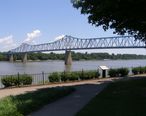 Owensboro_Kentucky_Bridge_over_Ohio.JPG