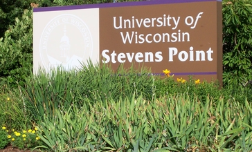 UniversityWisconsinStevensPointSign.jpg