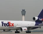 MD-10_taxi_at_KIND_-_panoramio.jpg