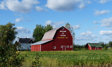 Farm_south_of_Withee_Wisconsin.jpg