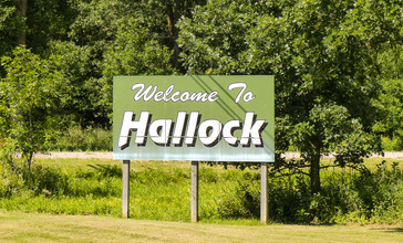 Hallock_Minnesota_welcome_sign_8-14-2013.jpg