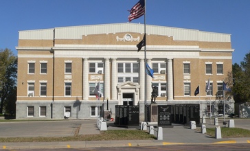 Tripp_County__SD_courthouse_from_S_1.JPG