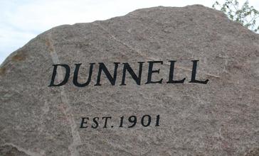 DunnellMNstone2006-05-21.JPG