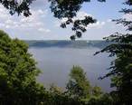 Mississippi_River_w_Lake_Pepin_in_background_at_Frontenac_State_Park.jpg