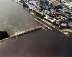 Mississippi_River_Lock_and_Dam_number_10.jpg