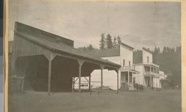 The_town_of_Laytonville__Mendocino_Calif._1910.jpg