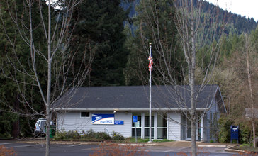Blue_River_post_office_-_Blue_River_Oregon.jpg