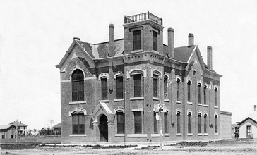Courthouse_-_Meade__Kansas__1910_.jpg