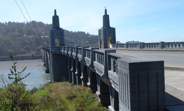 Rogue_River_bridge_Gold_Beach_Oregon.jpg