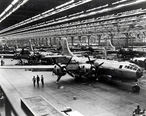 Boeing-Whichata_B-29_Assembly_Line_-_1944.jpg