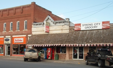 Strong_city_grocery_kansas_2009.jpg