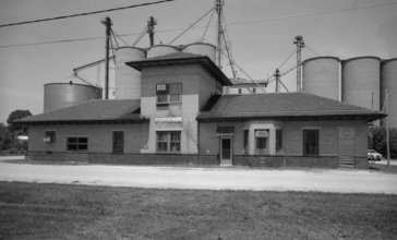 Illinois_Traction_System_Minooka_Passenger_Station.jpg