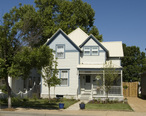 Photograph_of_a_House_on_Main_Street_in_Ste_Genevieve_MO.jpg