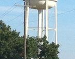 Hallettsville_water_tower.JPG