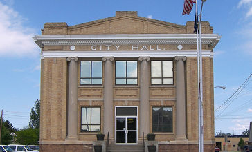 Glendive_city_hall.jpg