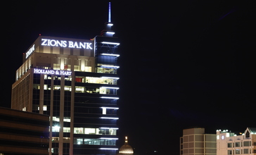 Zions_Bank_Building_Before_Dawn.JPG