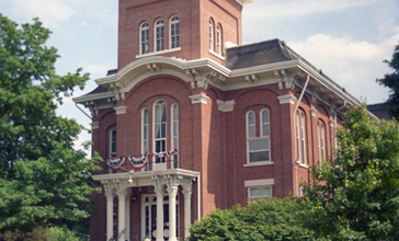 Old_Iroquois_County_Courthouse.jpg