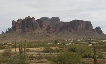 Superstitionmountain.jpg