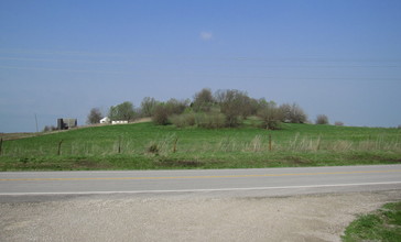 Old_Indian_Burial_Mound__Tina__Missouri_-_panoramio.jpg