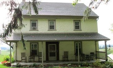 1760s_farmhouse_Narvon_Pennsylvania.jpg