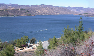 Castaic_dam_50.jpg