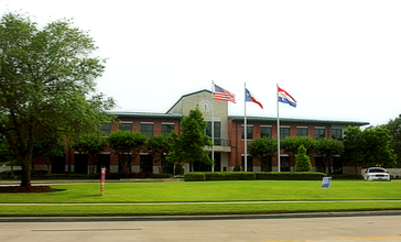 Friendswood_Texas_City_Hall_77546.jpg